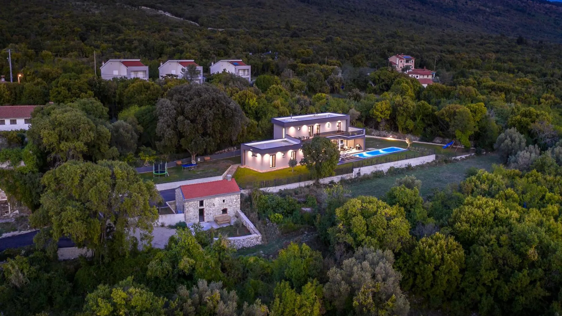 Borealis Stanisovi Κροατία